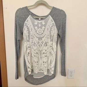 Xhilaration lace white and gray long sleeved tunic